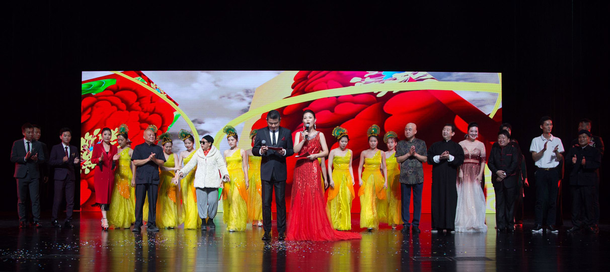 2020年09月11日19時(shí)30分，“歡聲笑語送萬家”龍崗區(qū)2020年度文化惠民精品劇目首場公益演出活動(dòng)